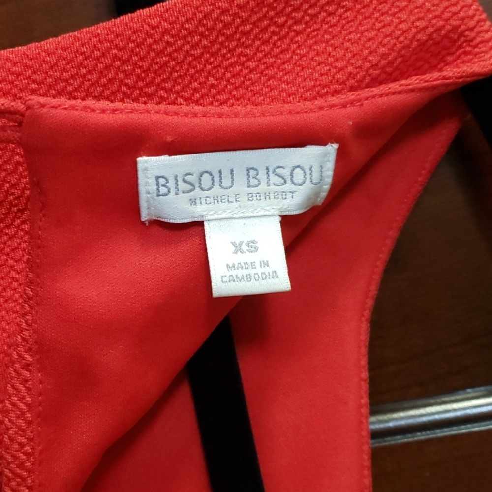 Red top - Picture 4 of 4